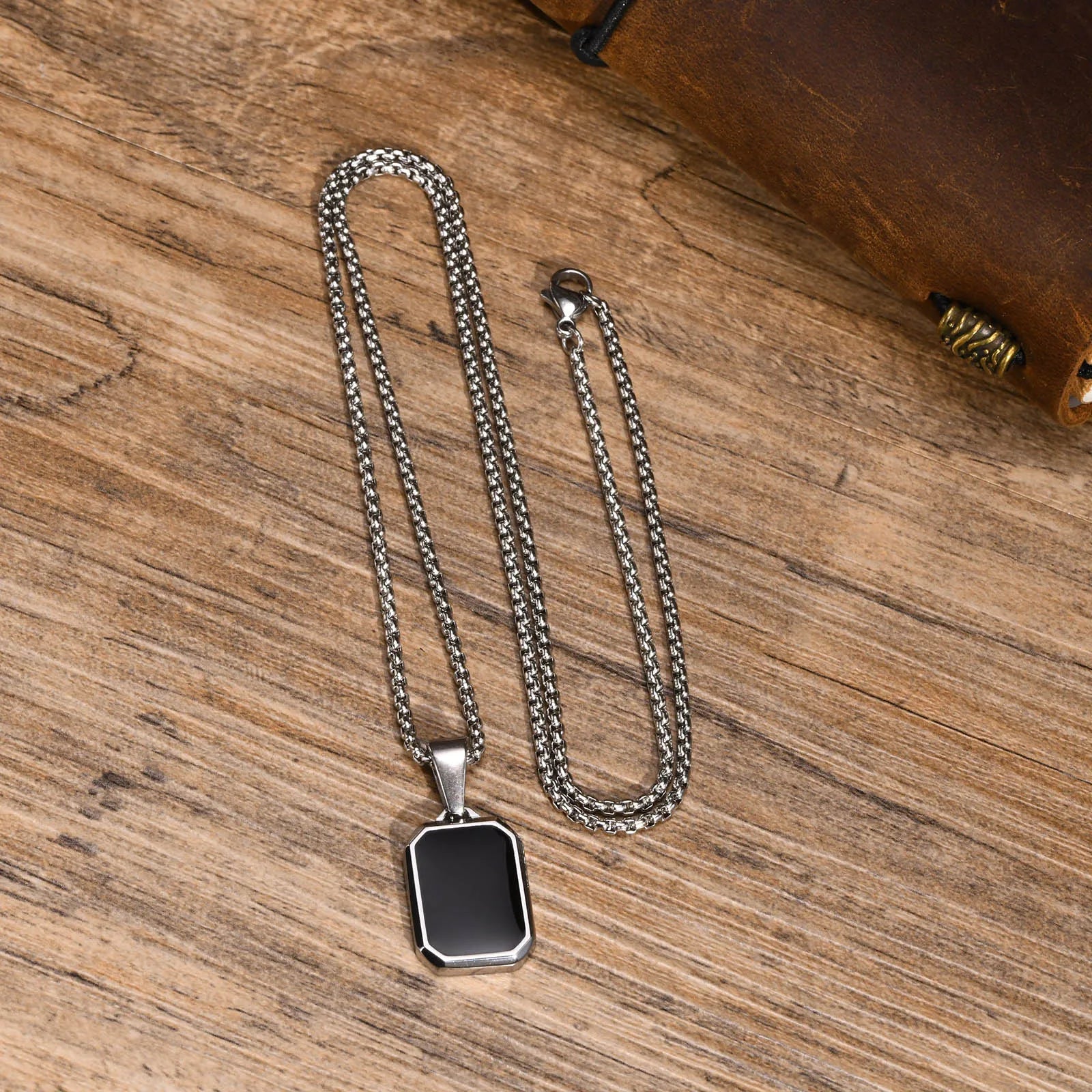 Casual Black Enamel Necklace