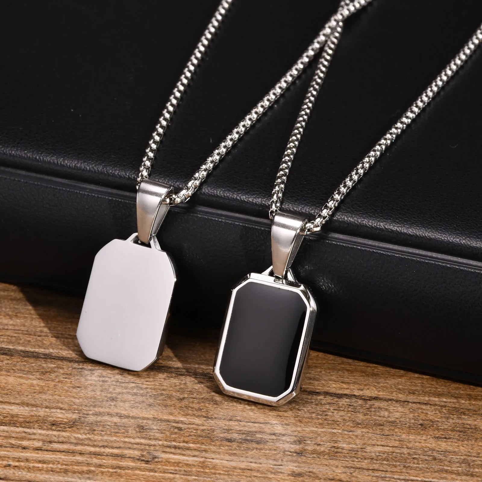 Casual Black Enamel Necklace